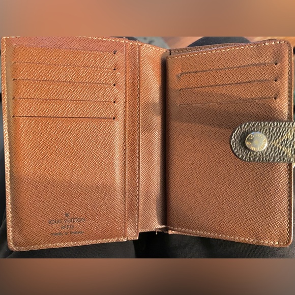 Louis Vuitton Monogram Bifold Wallet - Picture 8 of 12